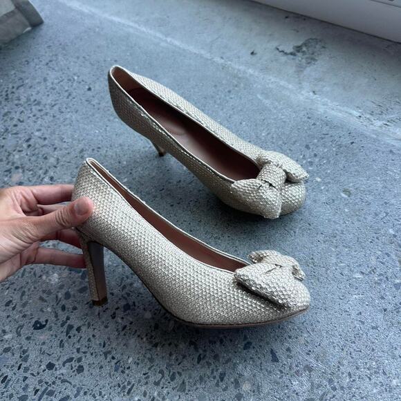 See By Chloe Women's 5.5 Pumps Gold Bow Paillettes Rare Designer Vintage - Picture 1 of 4